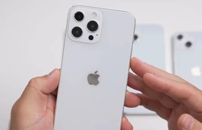 苹果8p弯曲可以矫正吗？苹果8p弯曲可以压回来吗？iphone